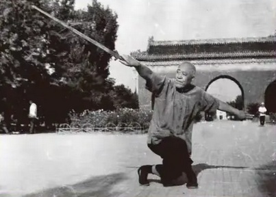 Wang Yongquan in der Schwertform